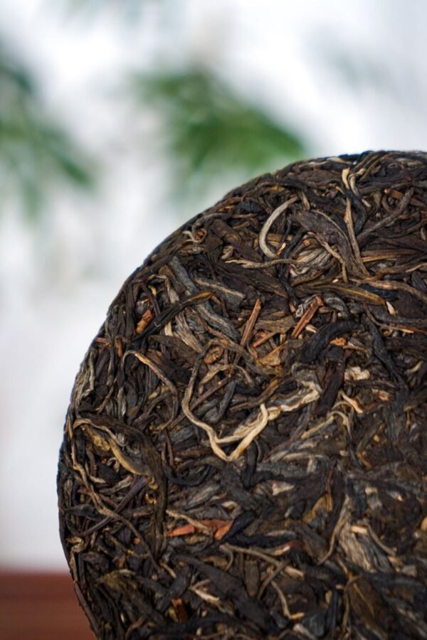 2015 Yunnan Yiwu Guafengzhai Pu-erh Raw Tea - Image 2