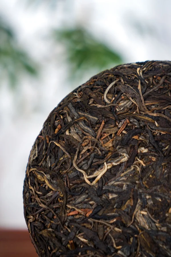 2015 Yunnan Yiwu Guafengzhai Pu-erh Raw Tea - Image 2